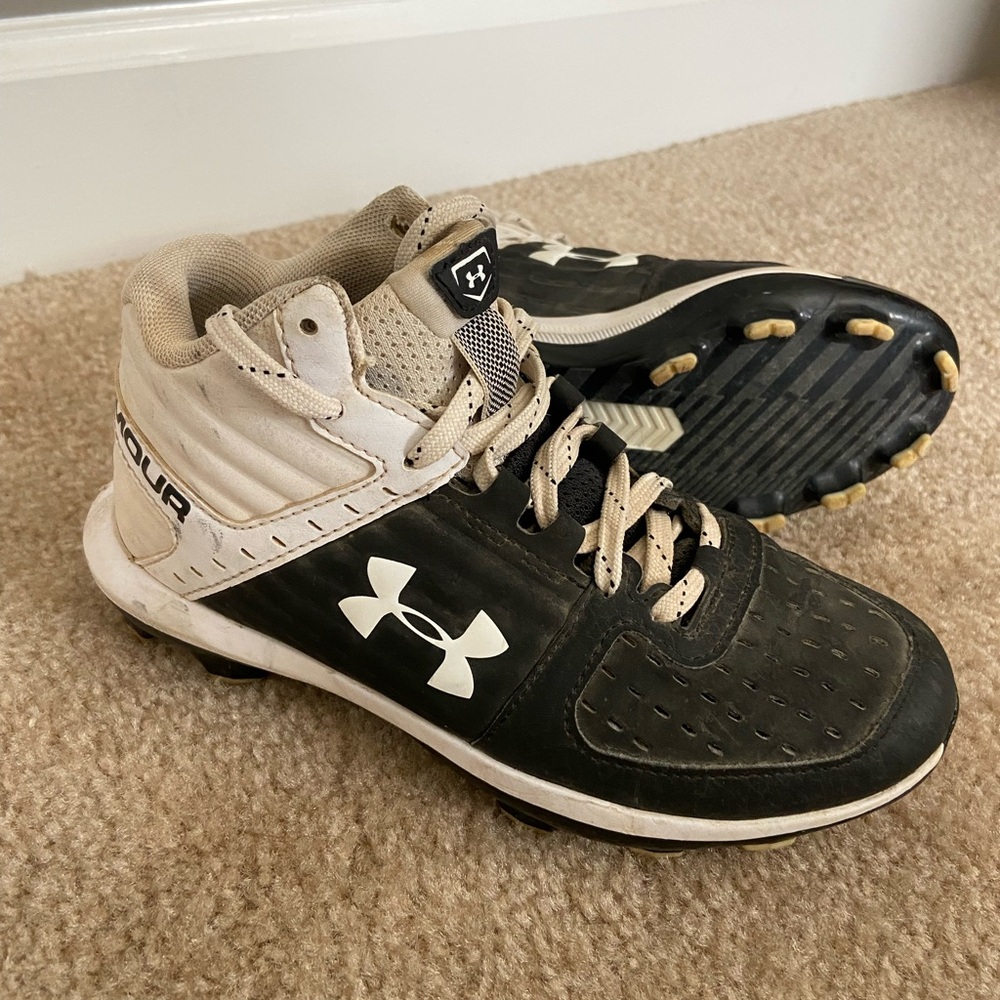 Boys’ Under Armour Baseball Cleats